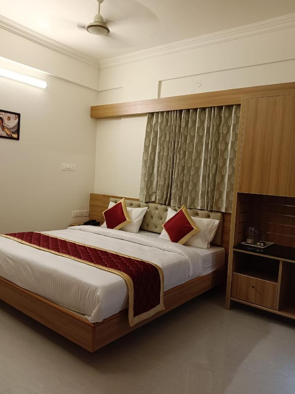 Krishna Inn بنغالور المظهر الخارجي الصورة